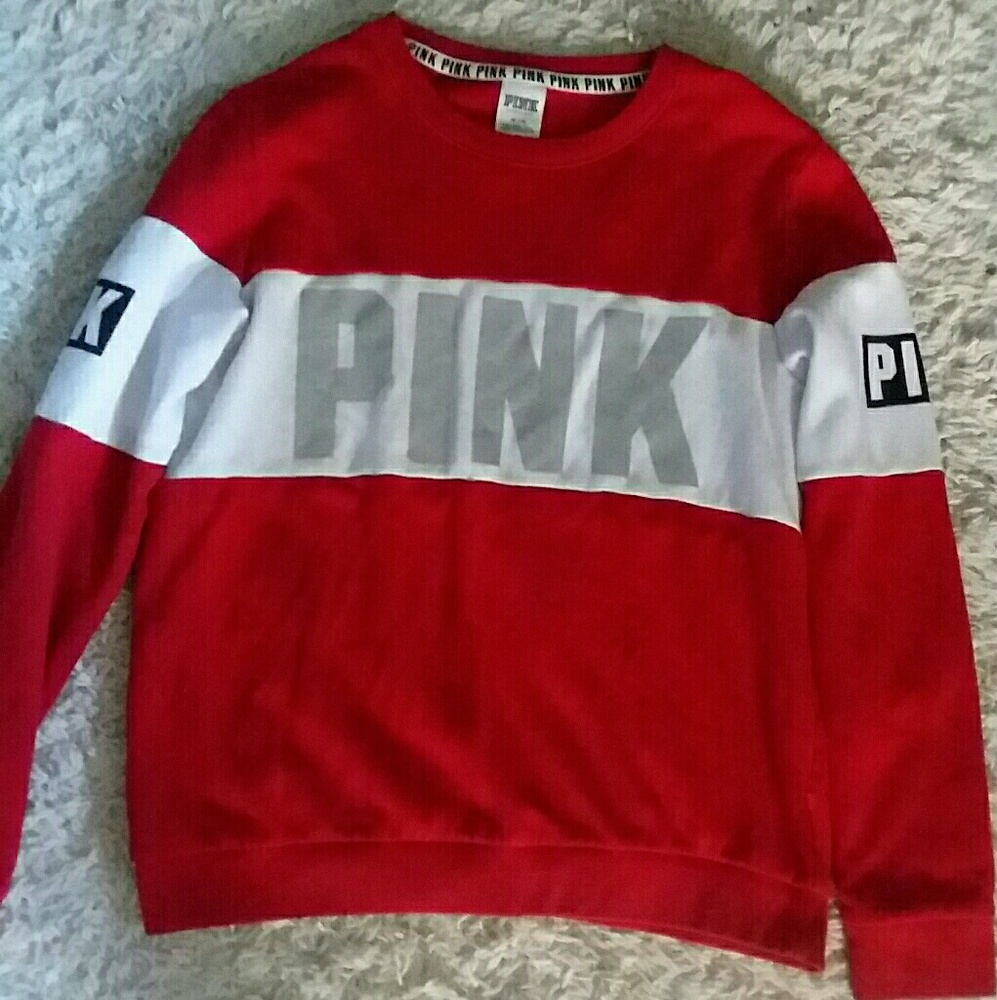 PINK long-sleeved sweatshirt